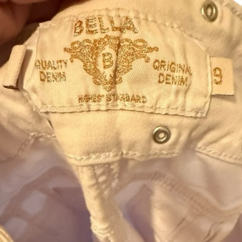 Bella‎ Jeans